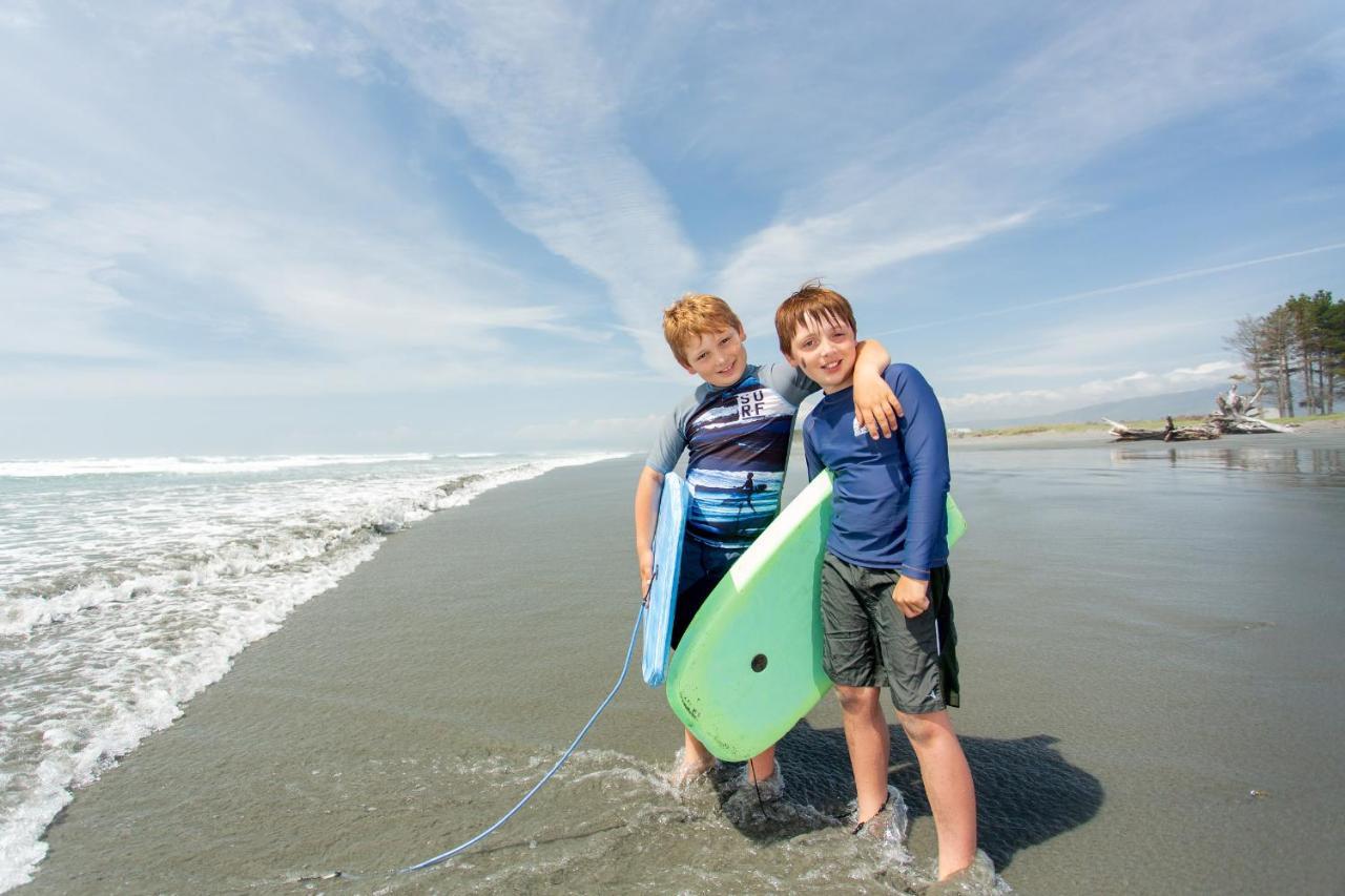 Carters Beach Top 10 Holiday Park Westport Eksteriør billede